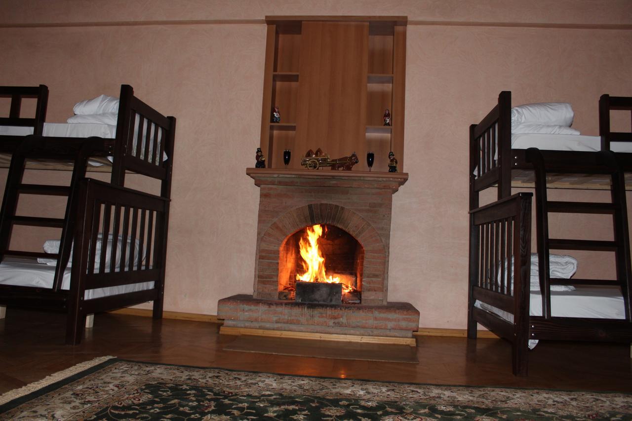 Herrmas Hostel Тбілісі Екстер'єр фото