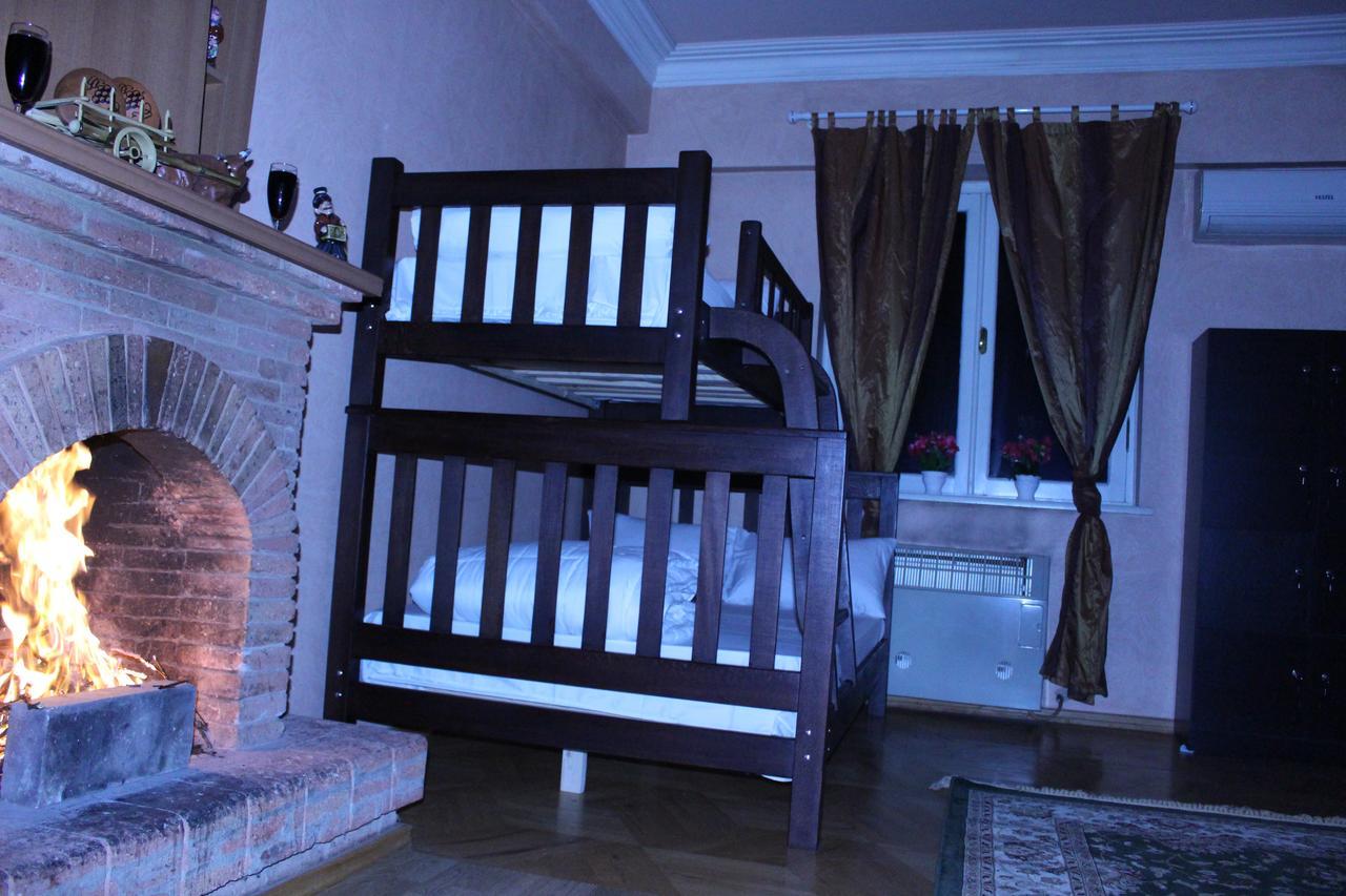 Herrmas Hostel Тбілісі Екстер'єр фото