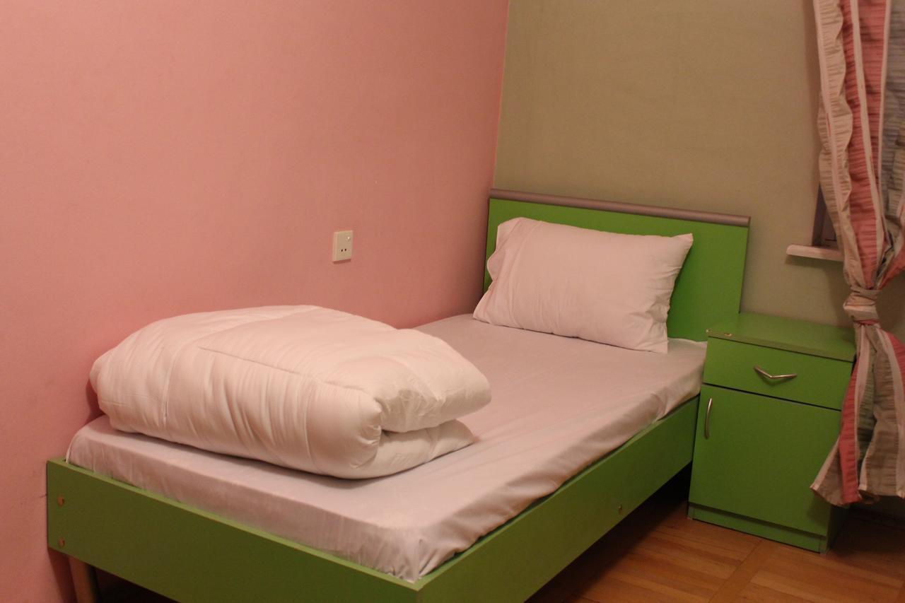 Herrmas Hostel Тбілісі Екстер'єр фото