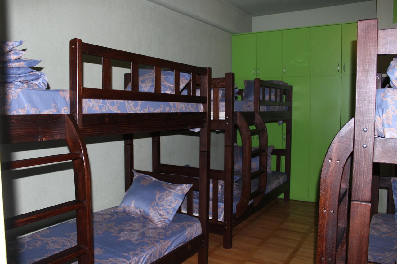 Herrmas Hostel Тбілісі Екстер'єр фото