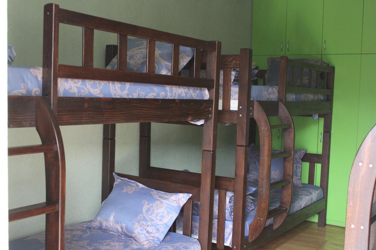 Herrmas Hostel Тбілісі Екстер'єр фото