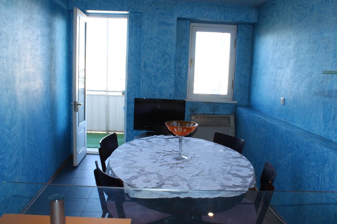 Herrmas Hostel Тбілісі Екстер'єр фото