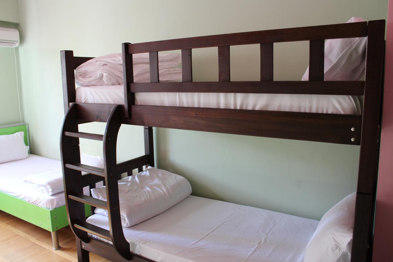 Herrmas Hostel Тбілісі Екстер'єр фото