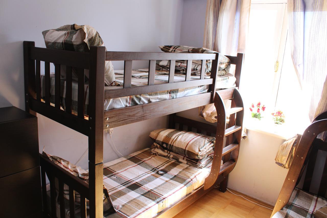 Herrmas Hostel Тбілісі Екстер'єр фото